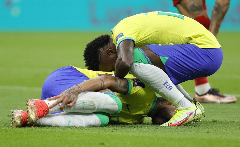 Neymar se machucou diante da Sérvia.EFE