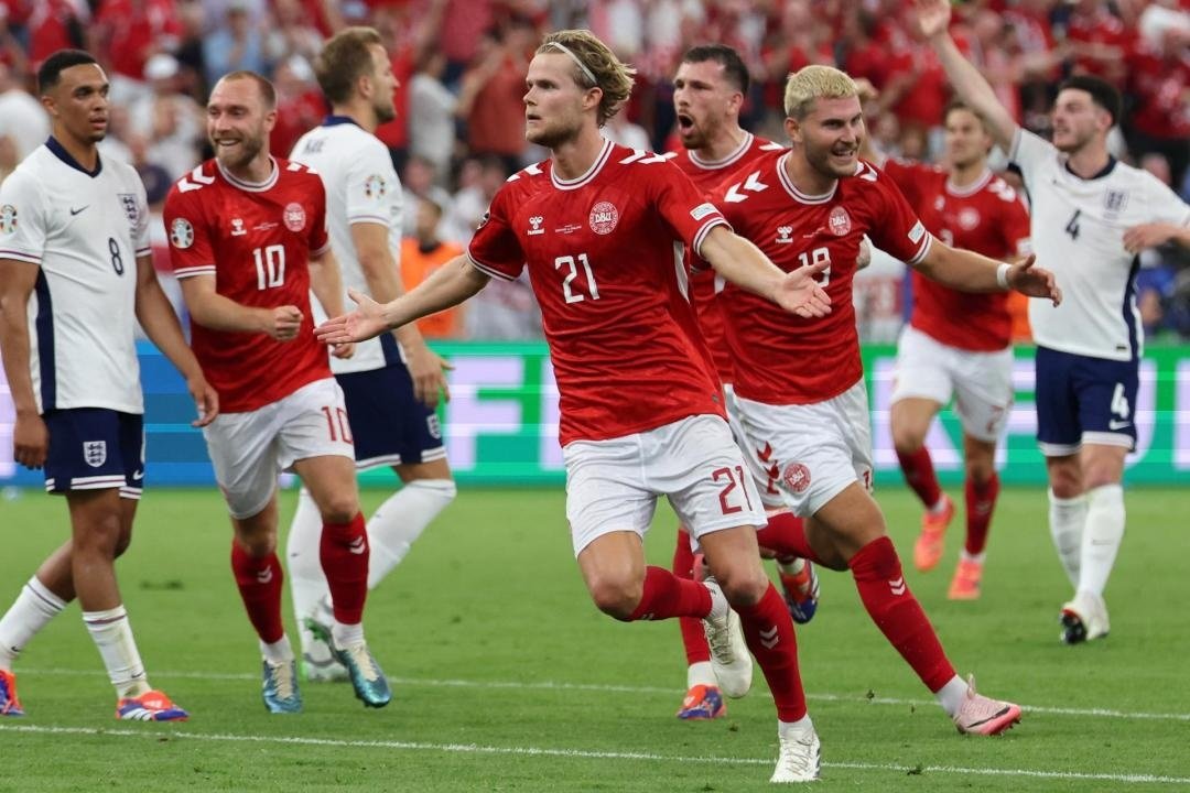 Inglaterra quase não resiste à Dinamarca