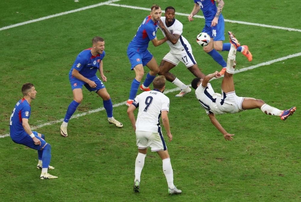 Jude Bellingham equalised for England with a last gasp bycicle kick goal. EFE