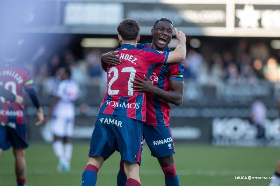 El Castellón no ve la luz, la SD Huesca ya está en 'play off'