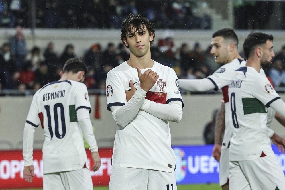 Joao Félix : Si j'étais Deco, je signerais Bernardo Silva. efe