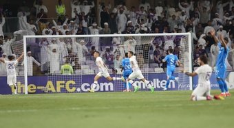 El Al Ain dirigido por el argentino Hernán Crespo dio cuenta del Al Hilal en la ida de las semifinales de la Champions Asiática (4-2). El récord Guinness del conjunto de Jorge Jesus termina con 34 victorias consecutivas.