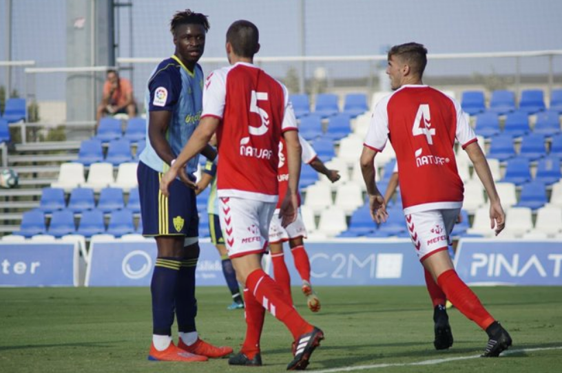 El Almería recupera la senda del triunfo