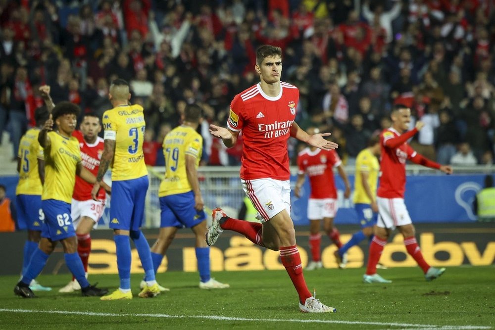 El Benfica goleó por 1-5 al Estoril. EFE/EPA/JOSE SENA GOULAO