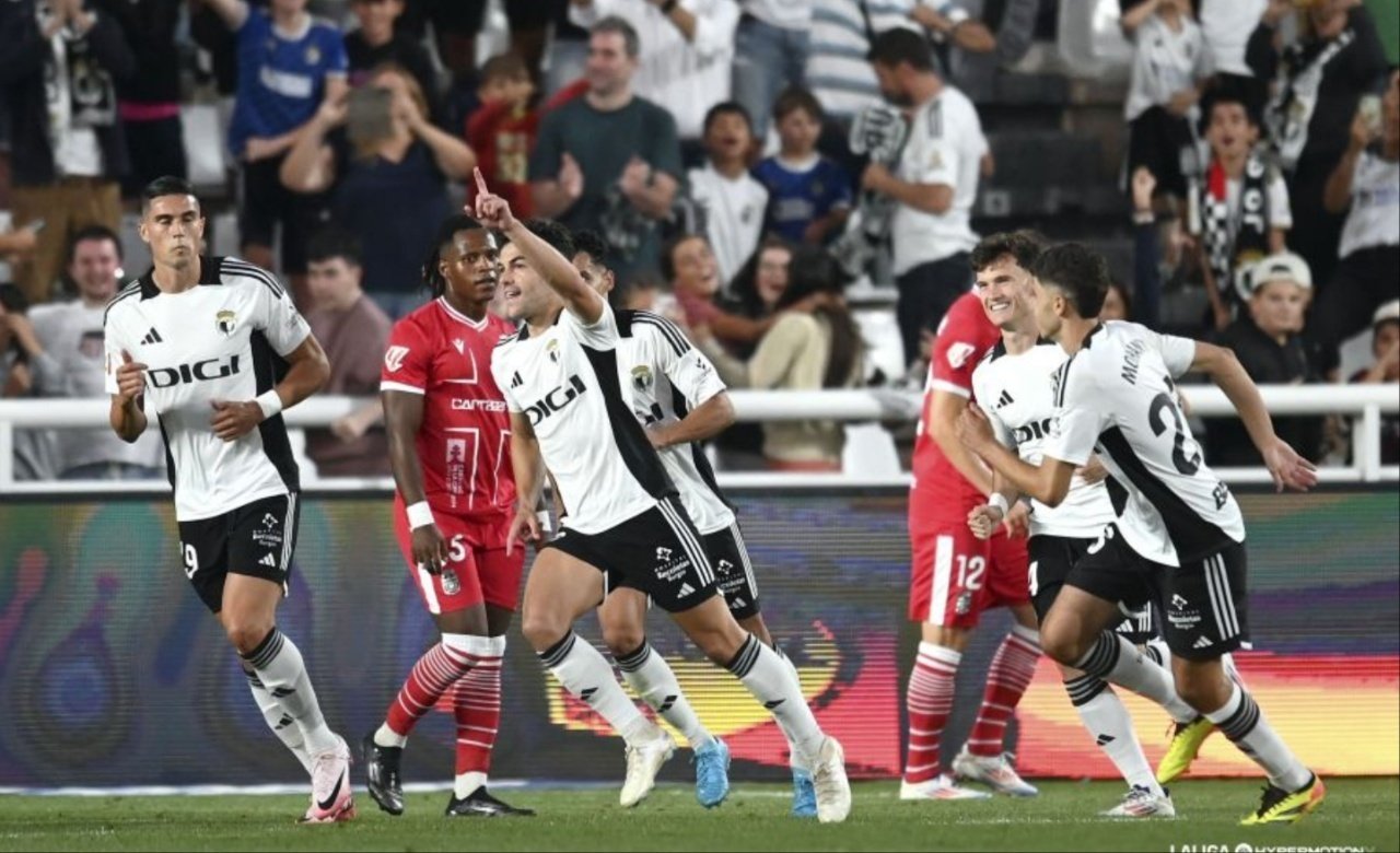 El Burgos remonta un partido que pasará a la historia