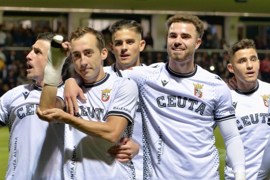 El Almería encalla en Ceuta