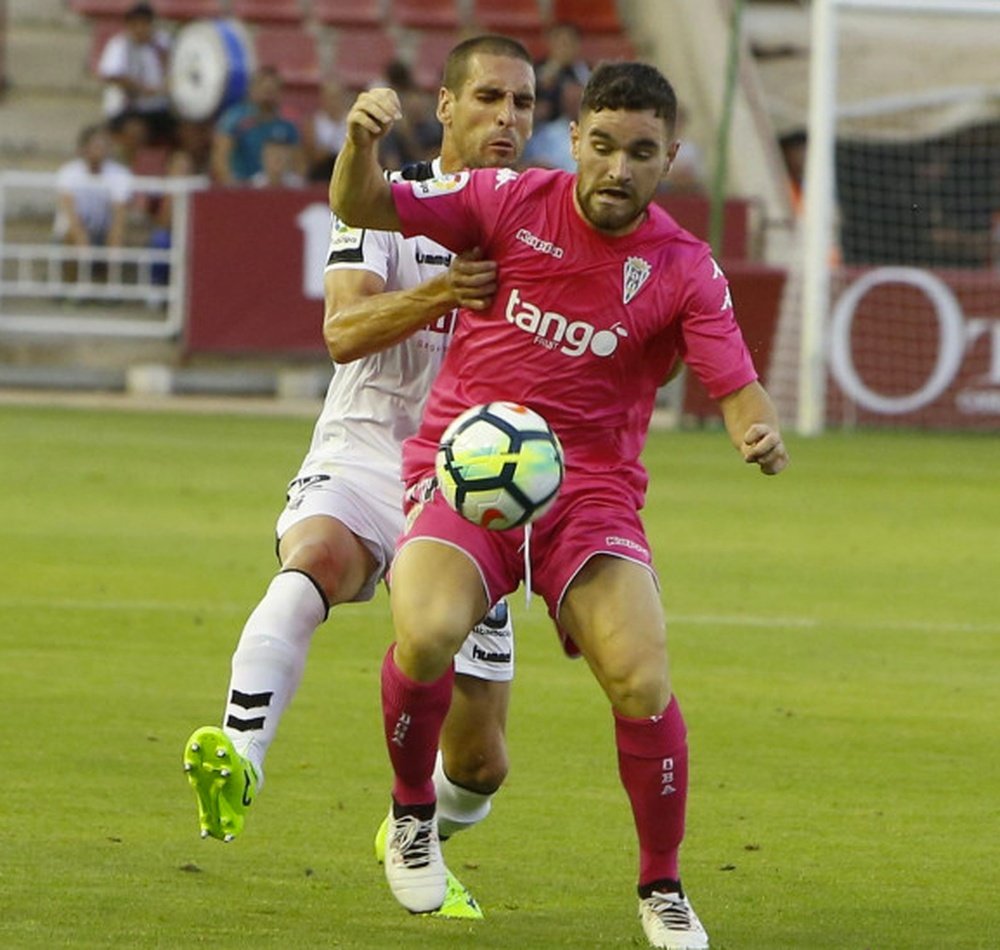 El jugador del Córdoba ha decidido quedarse en el equipo esta temporada. LaLiga
