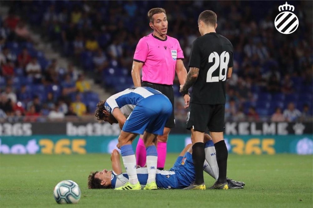 Iturraspe tuvo que retirarse antes de la media hora ante el Zorya. Twitter/RCDEspanyol