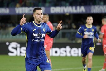 El Hellas Verona encontró una oportunidad a los 93 minutos del partido ante el Udinese (1-0) para dar un pasito hacia la salvación. Diego Coppola noqueó a los 'Friulani', que están en la zona que delimita el descenso de la permanencia.