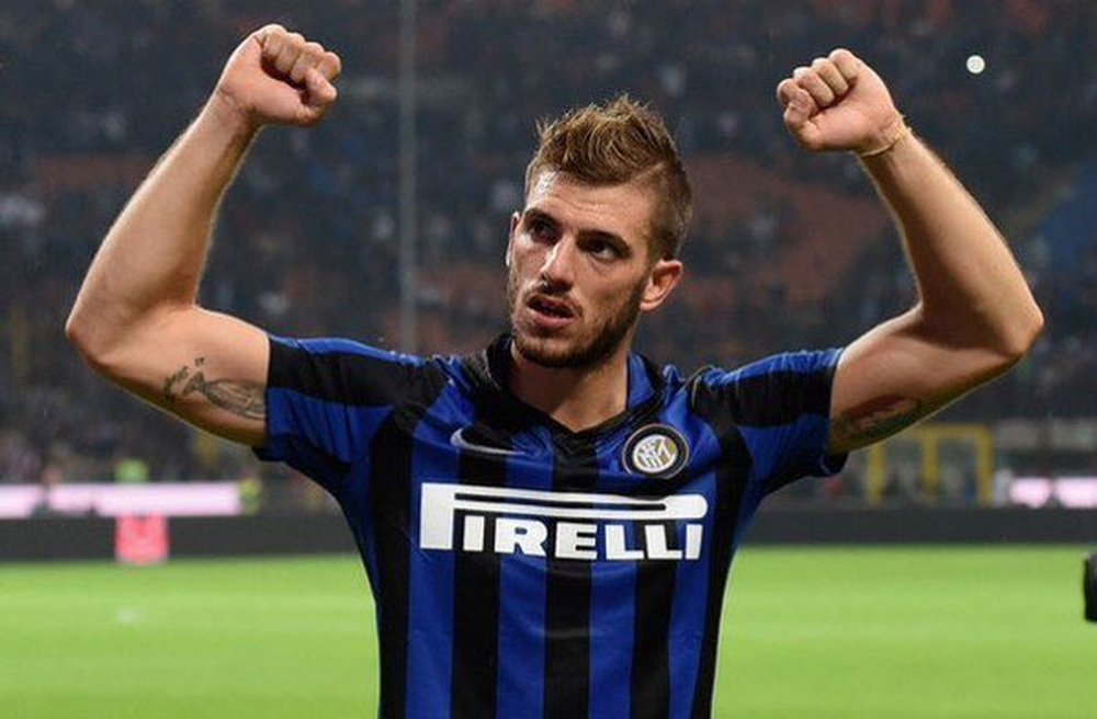 El jugador del Inter Davide Santon podría jugar en la Premier League. Twitter