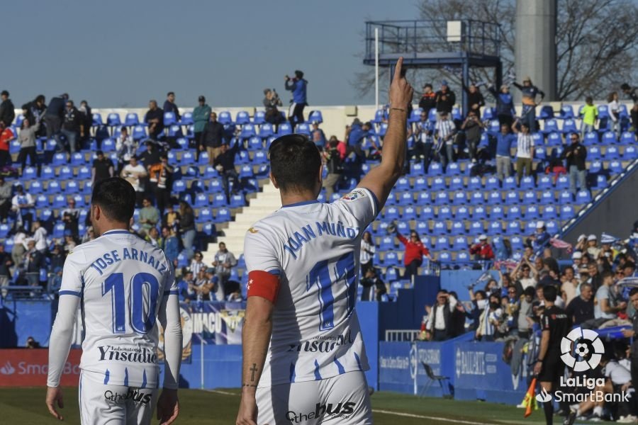 Juan Muñoz levanta la mano y el Sporting sigue sin reaccionar