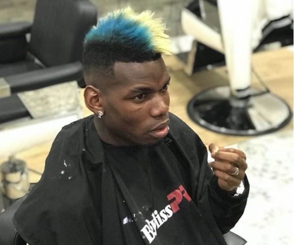 Paul Pogba se pintó el pelo de azul y blanco. Instagram/PaulPogba
