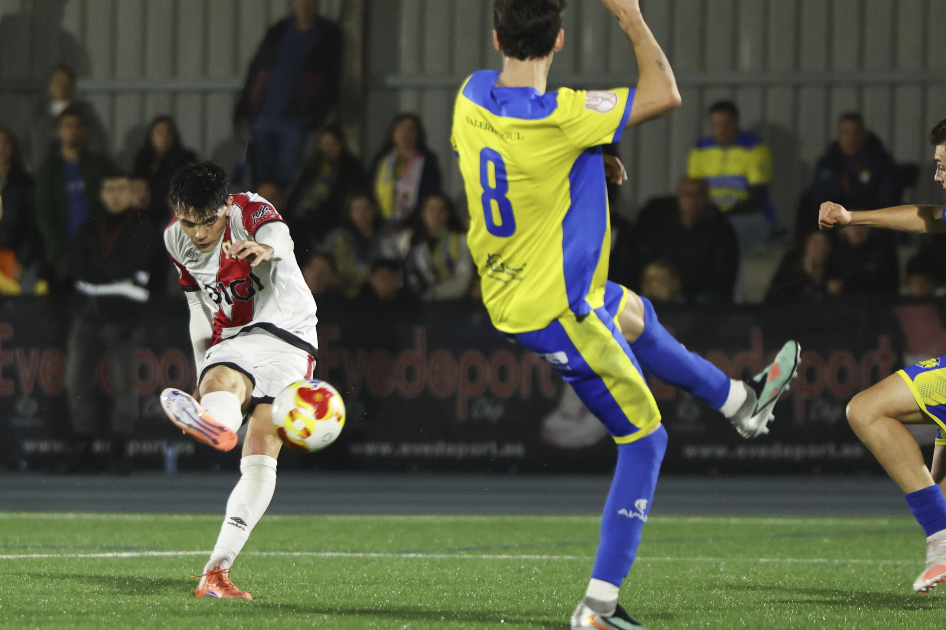 Fran Pérez comanda el set del Rayo al CD Yuncos