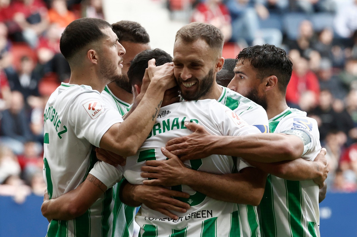 El Betis Cumple Ante Un Osasuna Con 10