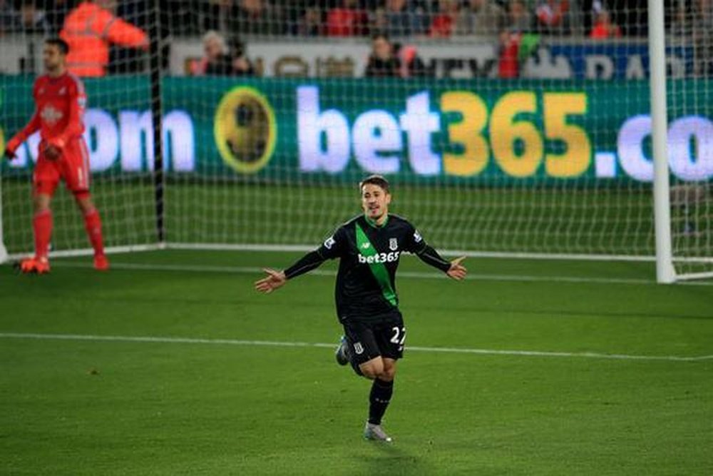 El jugador del Stoke, Bojan Krkic, celebra el tanto de la victoria de su equipo ante el Swansea. Twitter