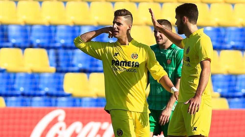 El jugador del Villarreal B, Fran Sol, celebra un tanto anotado para el filial del 'Submarino Amarillo'. VillarrealCF