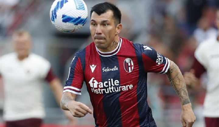 El futuro de Medel, ¿en el fútbol asiático?