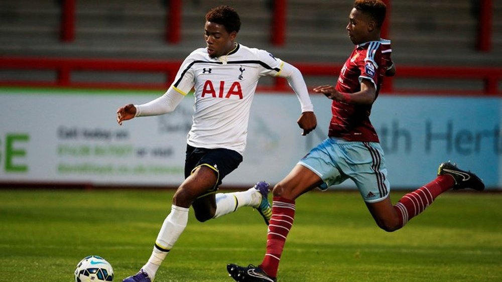 Oduwa volvió en Enero de su cesión al Rangers escocés. TottenhamHotspur