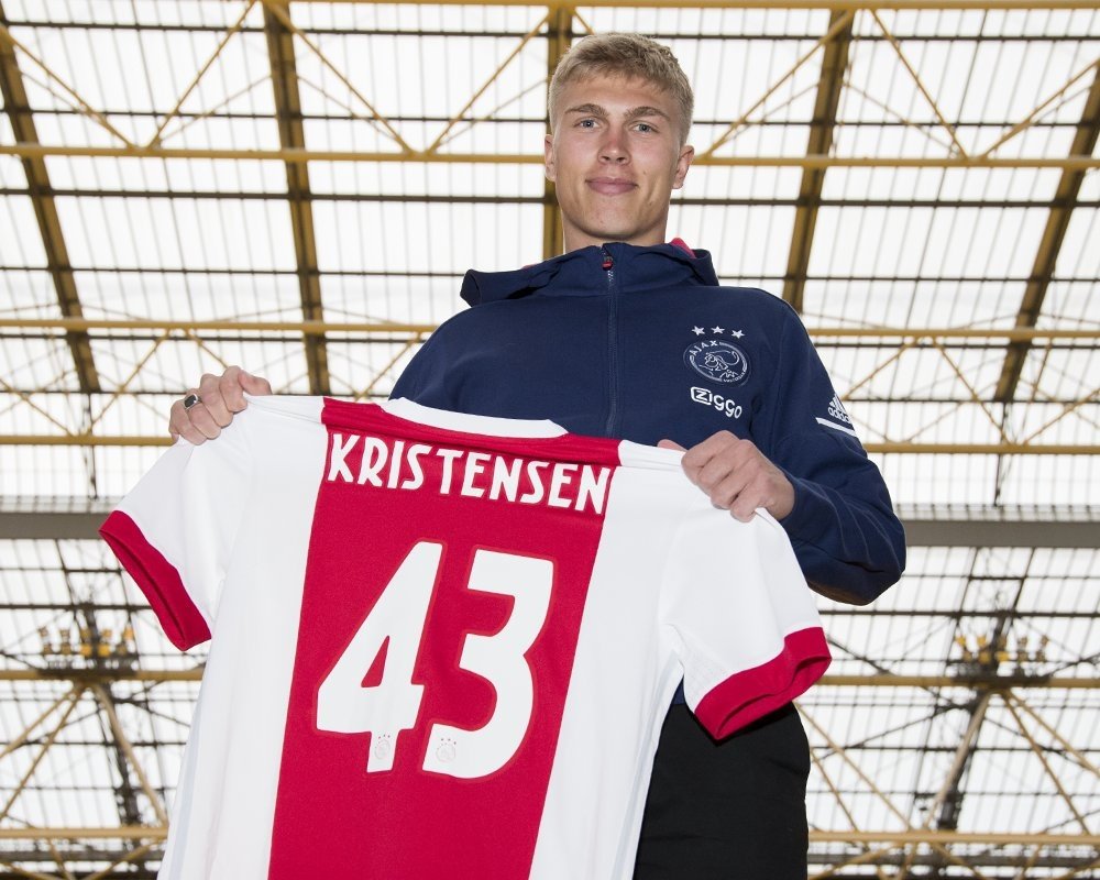 Kristensen ya luce dorsal con el cuadro holandés. Twitter/AFCAjax