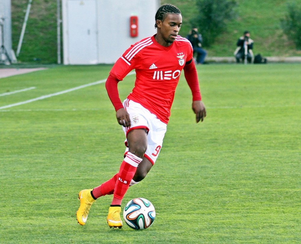 El lateral derecho del Benfica, Nelson Semedo, en un partido con los juveniles del equipo lisboeta. SLBenfica