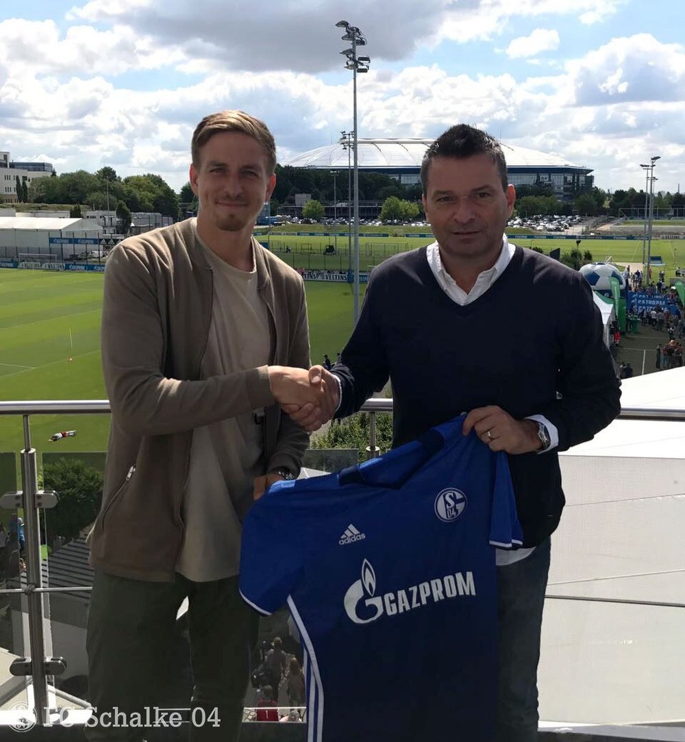 Bastian Oczipka, nuevo jugador del Schalke. FCSchalke04