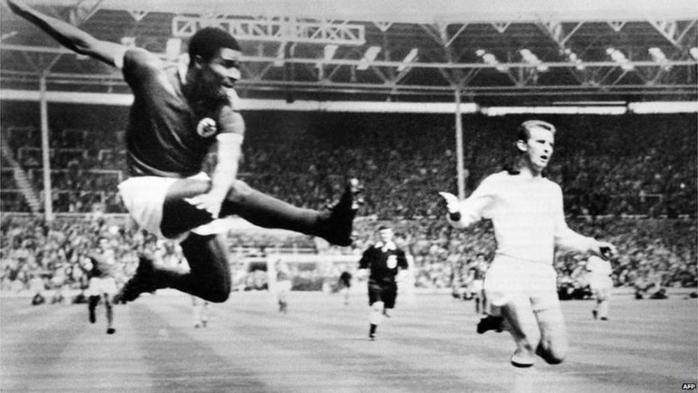 Eusébio fue el primer futbolista portugués que ganó el Balón de Oro. AFP