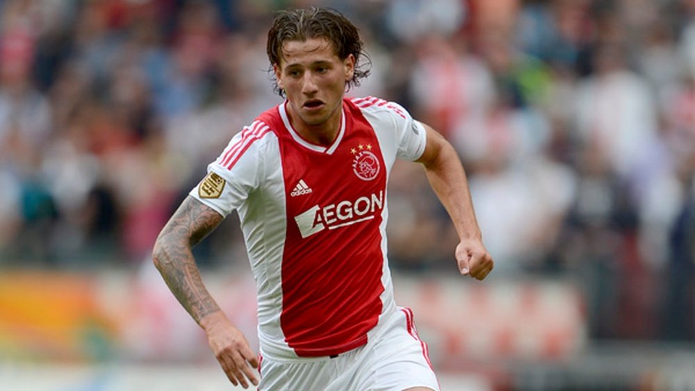 El Leicester está interesado en Mitchell Dijks, que milita actualmente en el Ajax. AJAX