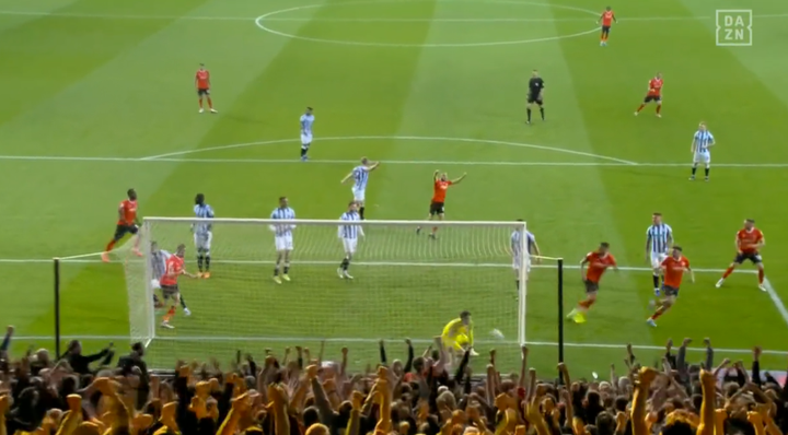Luton y Huddersfield aplazan el pago del primer billete a Wembley
