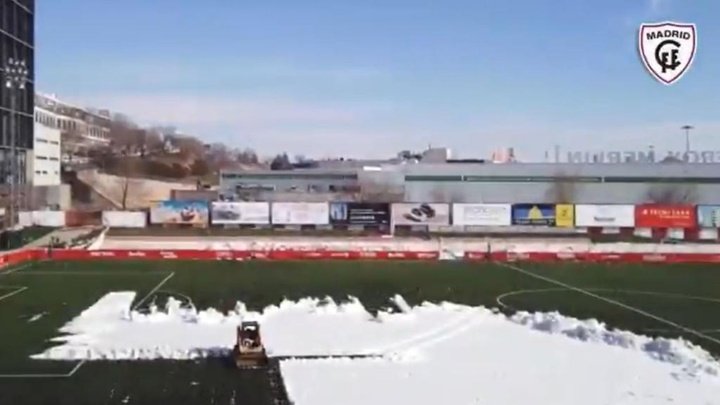 El Madrid CFF retiró 300 toneladas de nieve para poder jugar