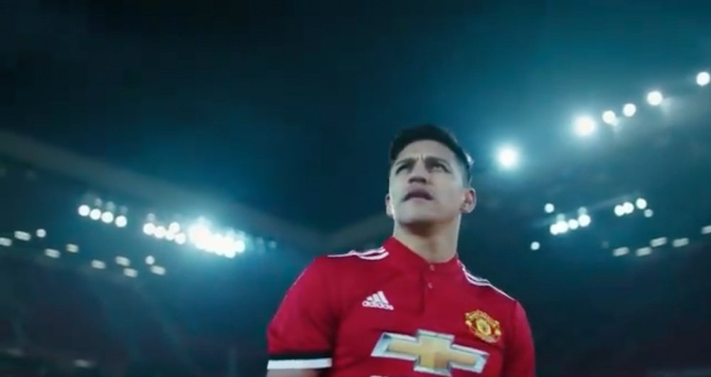 Sanchez's unveiling as a United player quickly did the rounds on social media. Twitter/ManUtd