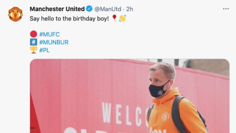 Donny van de Beek foi criticado nas redes sociais. Captura/Twitter/ManUtd