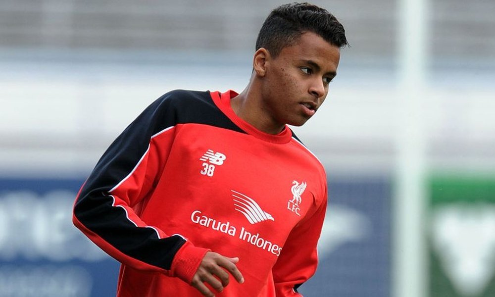 El medio ofensivo brasileño Allan Rodrigues de Souza, en un entrenamiento con el Liverpool. LiverpoolFC