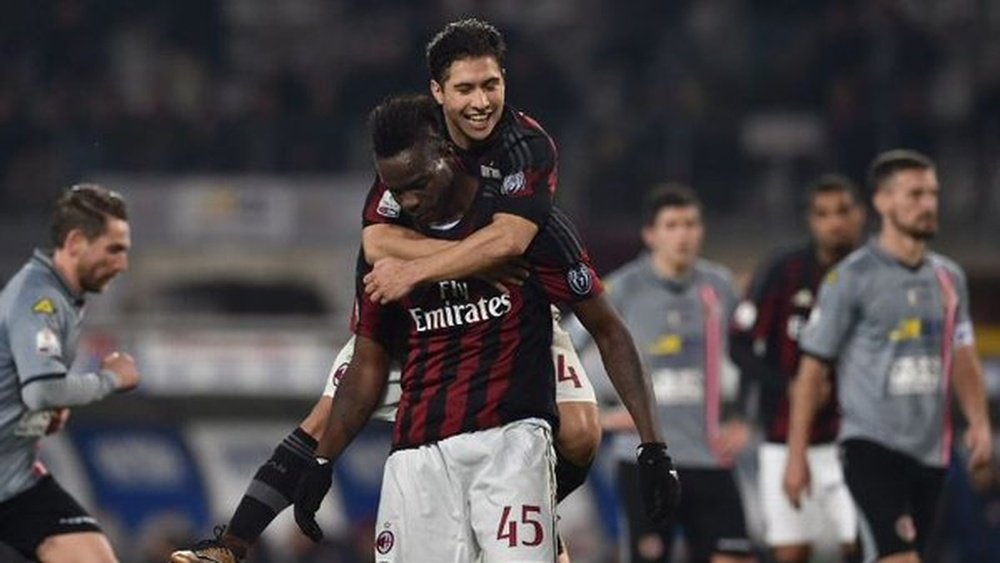 El Milan quiere pasar a la final de Coppa por la vía rápida. Twitter