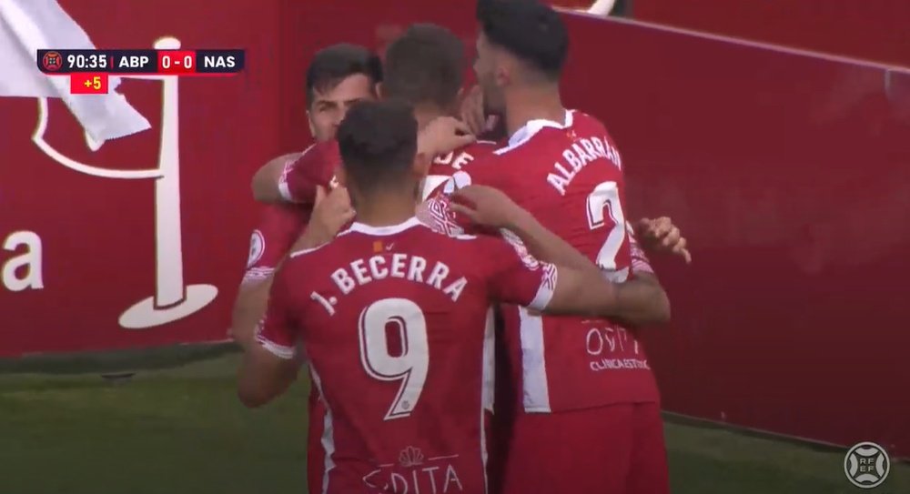 El Nástic deprime al Alba y anima el 'play off' con un autogol en el 91'. Captura/Footters