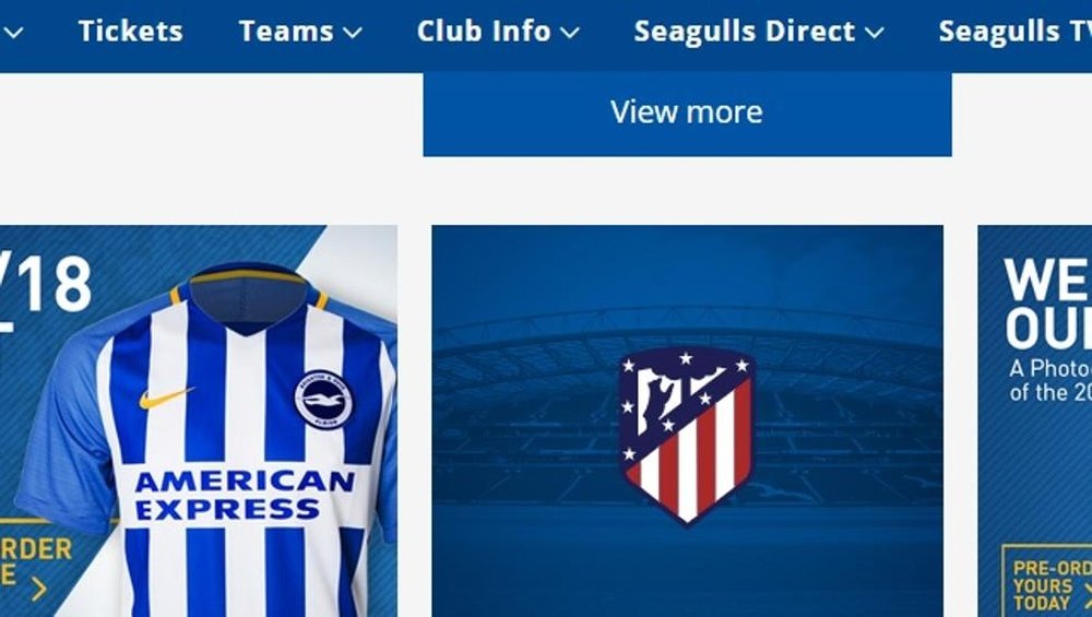 El Brighton usa el nuevo escudo del Atlético. BrightonFC