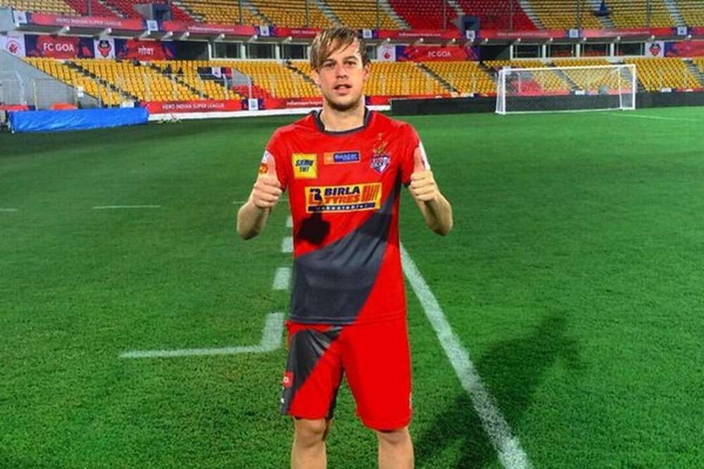 Javi Lara vestirá los colores del Tenerife hasta final de temporada