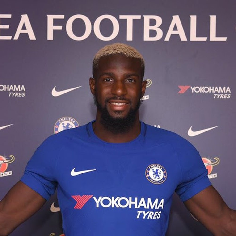 Bakayoko is pleased to be at the 'best English club there is today'. Twitter/TimoeB08