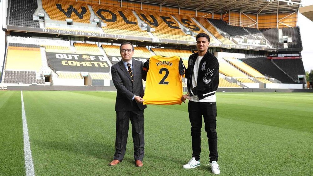Ki-Jana Hoever jugará esta temporada en el Wolverhampton Wanderers. Wolves