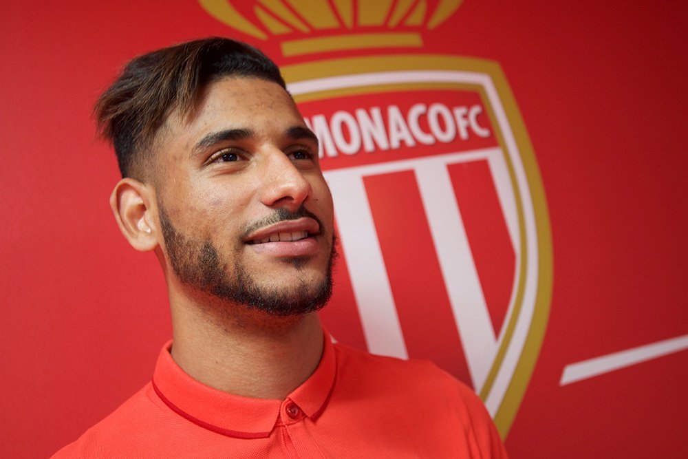 El nuevo jugador del Mónaco, el centrocampista franco-marroquí Ait-Bennasser, en su presentación oficial. ASMonaco