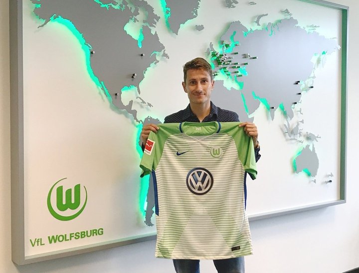Verhaegh, nuevo jugador del Wolfsburgo