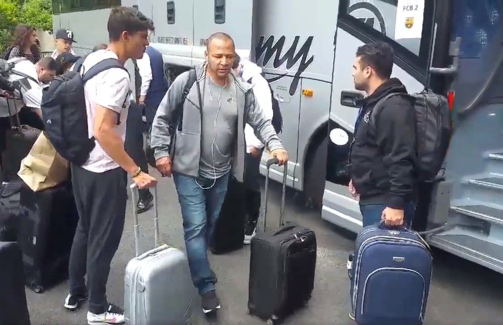 El padre de Neymar sigue con la expedición 'culé'. Captura/Twitter