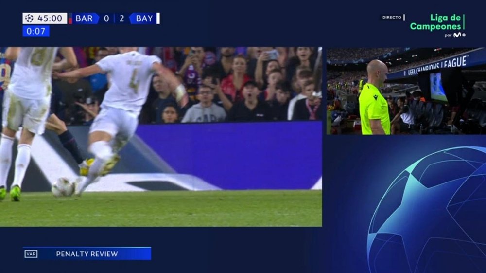 Barcelona had a penalty taken away just before half-time. Screenshot/MovistarLigadeCampeones