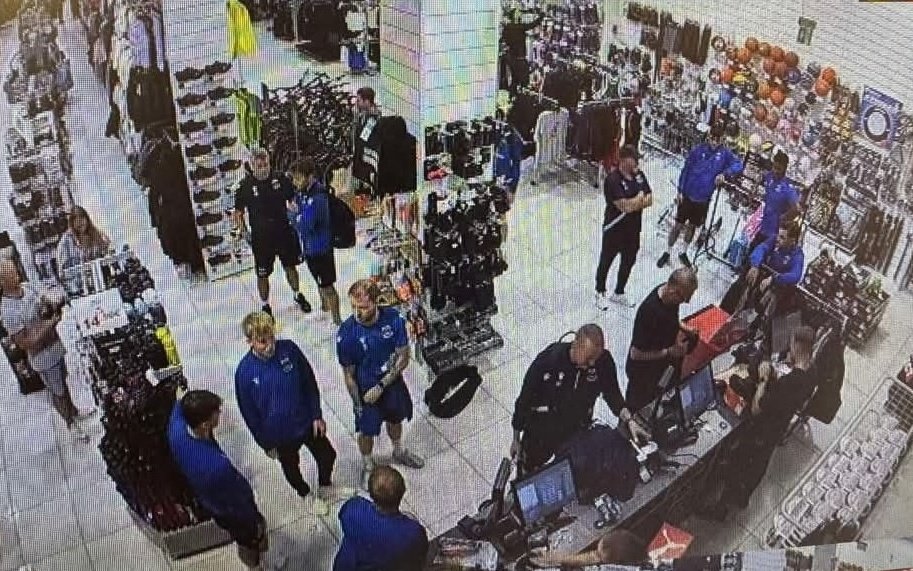 El Penybont, obligado a gastarse más de 3.000 euros en botas en Lituania