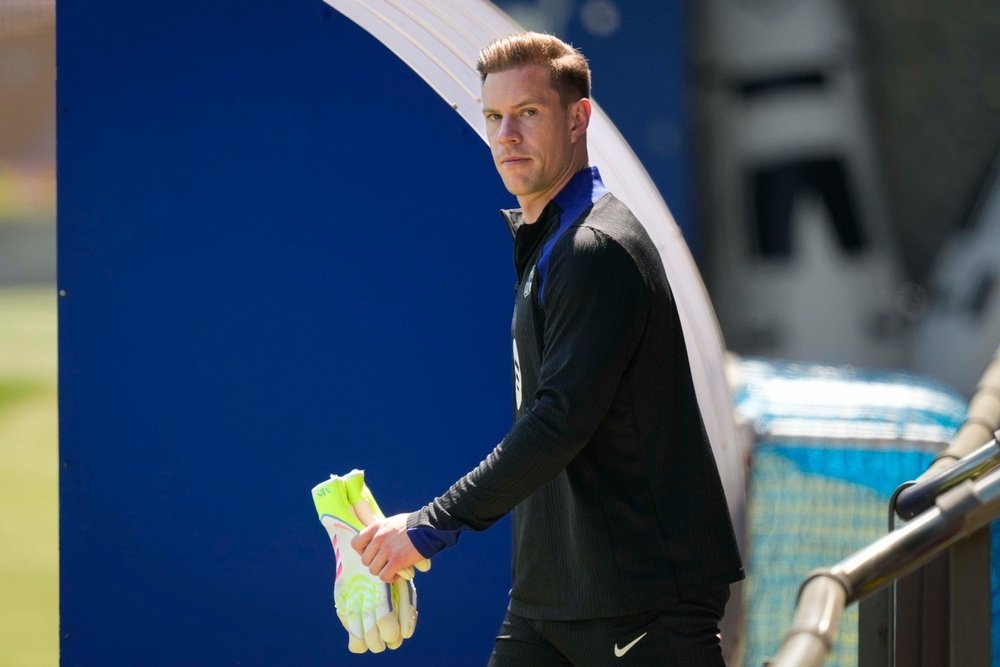 Ter Stegen refused to authorize the club to send his medical report to La Liga. EFE