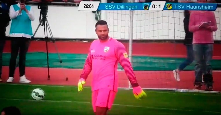 El portero que se metió a luchador vuelve a los terrenos de juego