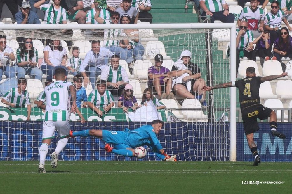 Carlos Marín está a un solo penalti de igualar el récord de Diego Alves. LaLiga