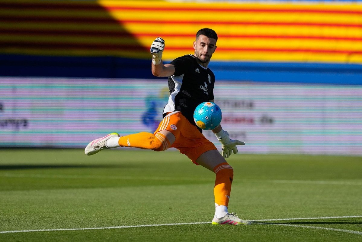 Joan García da pistas y prioriza jugar. EFE