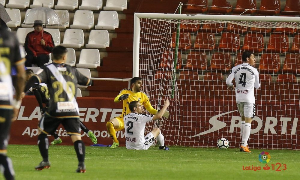 Raúl de Tomás volvió a dar tres puntos al Rayo. LaLiga