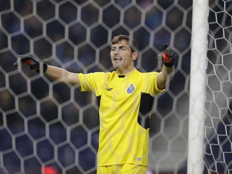 El portero del Oporto, Iker Casillas, en el partido ante el Dinamo de Kiev. Twitter