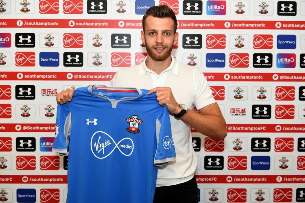 Angus Gunn es el portero Sub 21 titular de Inglaterra. Twitter/SouthamptonFC